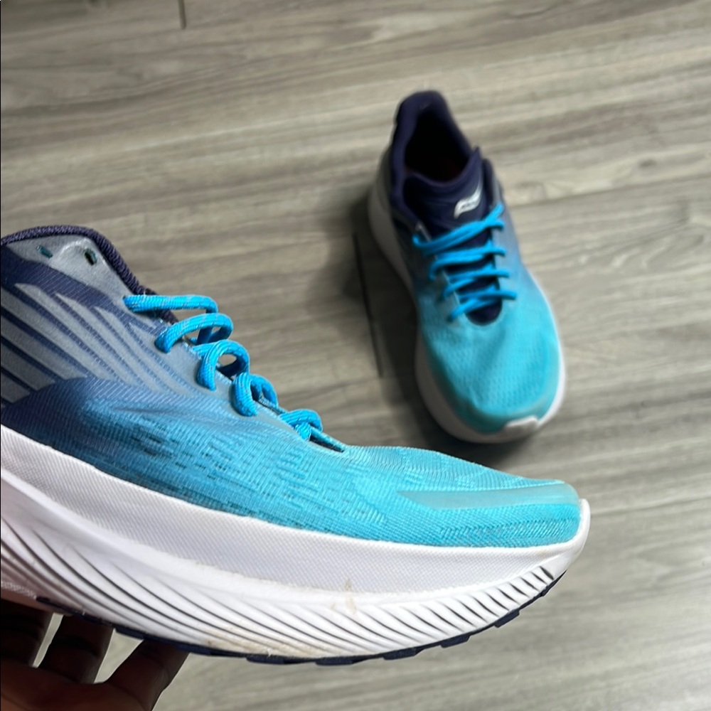 Saucony Endorphin Shift 3 Athletic Running Shoes (11) - Picture 5 of 10